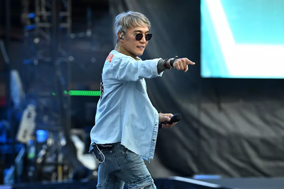 Arnel Pineda Offers to Leave Journey if Enough Fans Say 'Go'