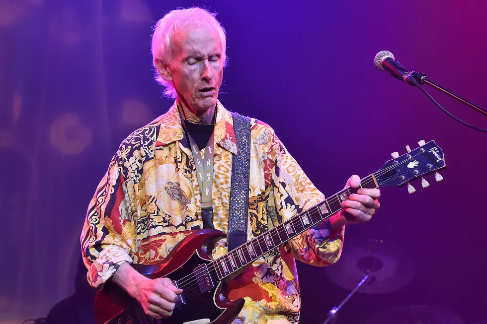 Watch the Doors' Robby Krieger Play His Favorite Guitar Riffs